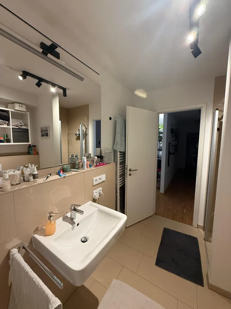 2 Zimmer Wohnung mit 70 m² in Hamburg – Bild 2