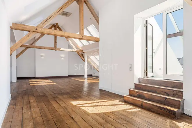 5 Zimmer Wohnung mit 230 m² in München – Bild 2