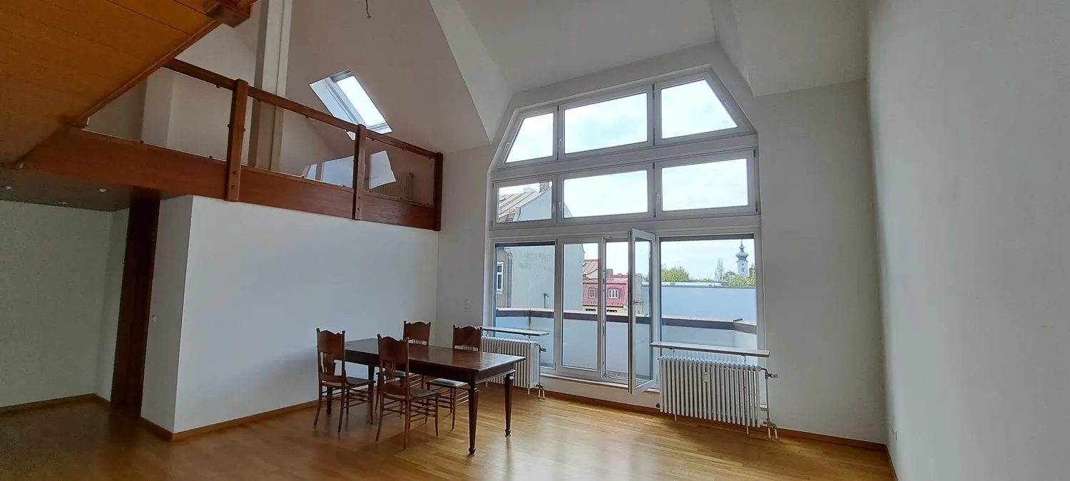 4 Zimmer Wohnung mit 157 m² in München – Bild 1