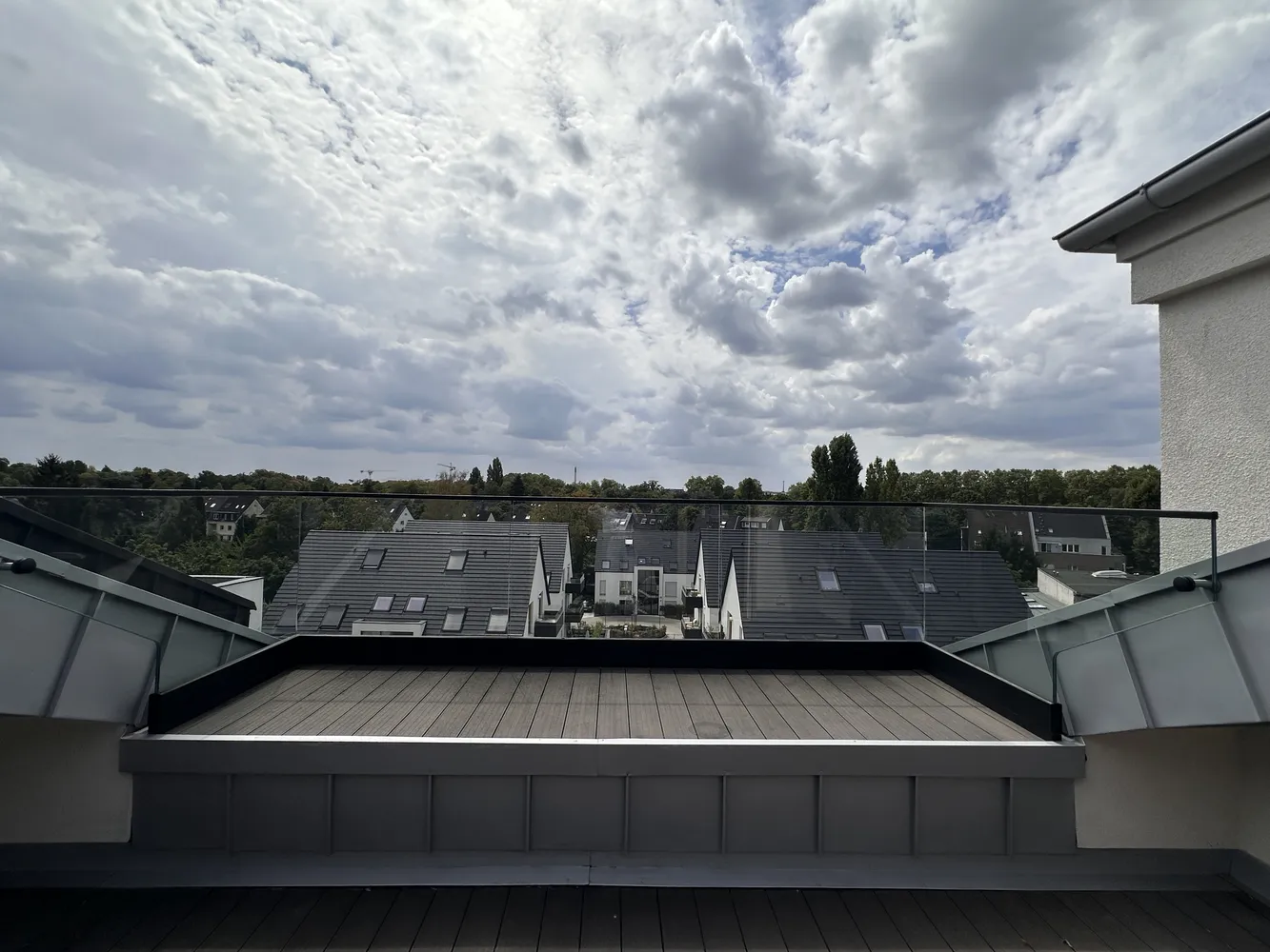 3 Zimmer Wohnung mit 94 m² in Düsseldorf – Bild 2