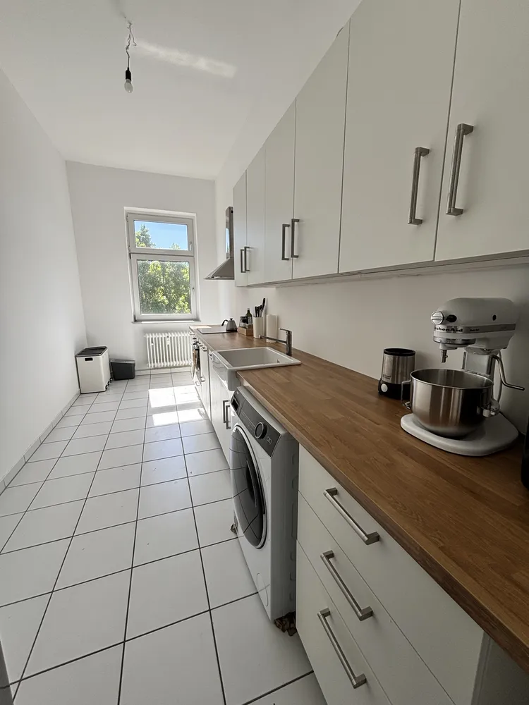 5 Zimmer Wohnung mit 130 m² in Düsseldorf – Bild 2