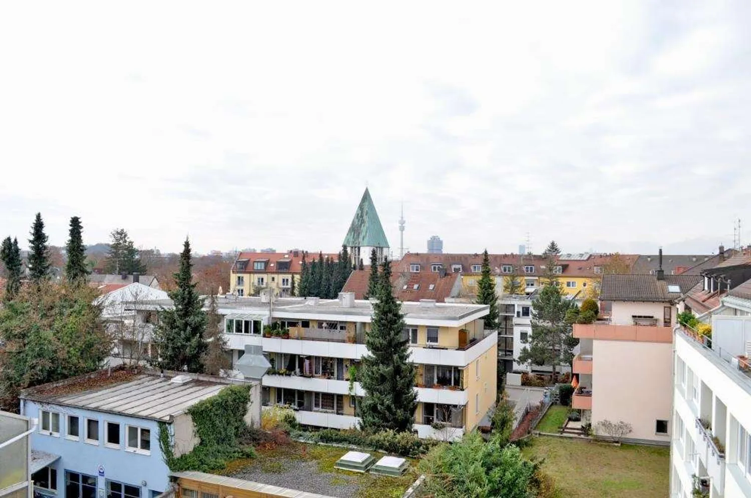 4 Zimmer Wohnung mit 138 m² in München – Bild 9