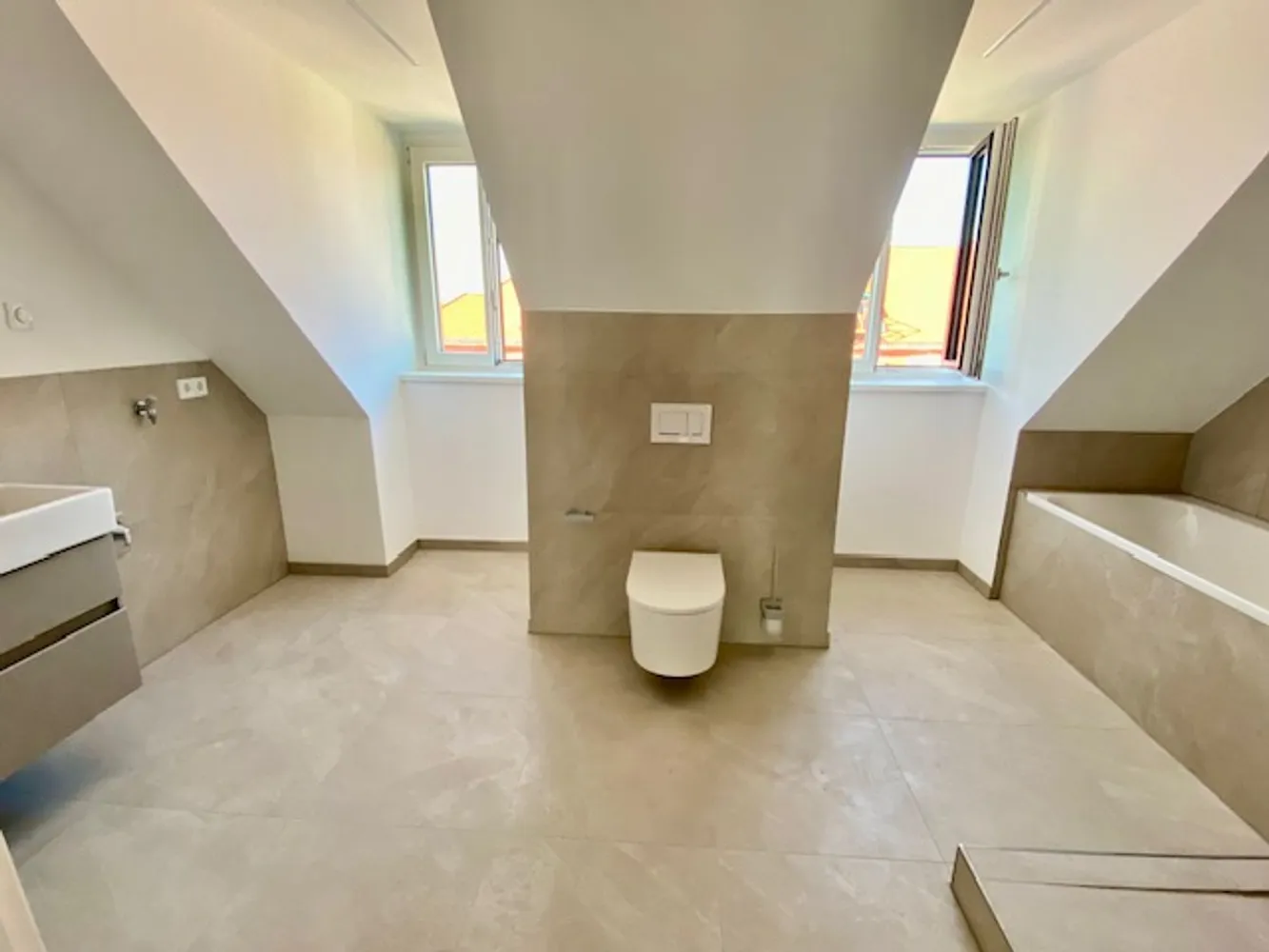 5 Zimmer Wohnung mit 243 m² in München – Bild 4