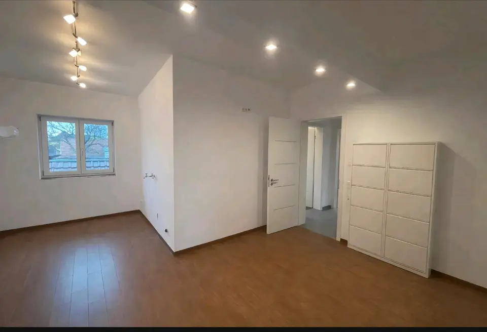 4 Zimmer Wohnung mit 135 m² in Karlsruhe – Bild 3