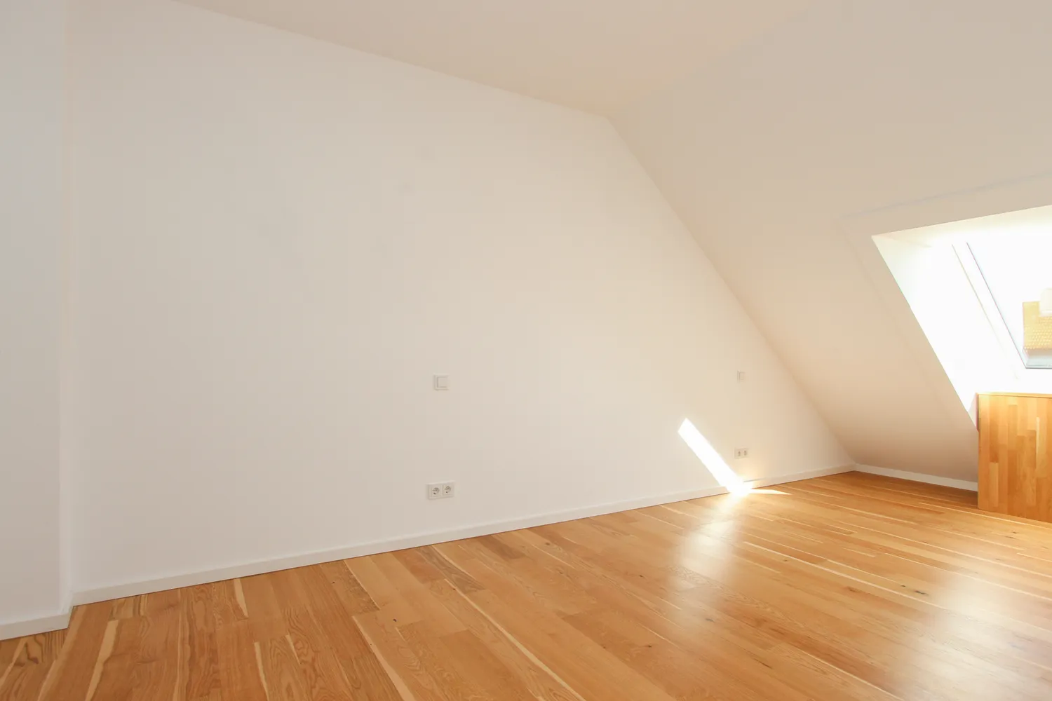4 Zimmer Wohnung mit 106 m² in München – Bild 3