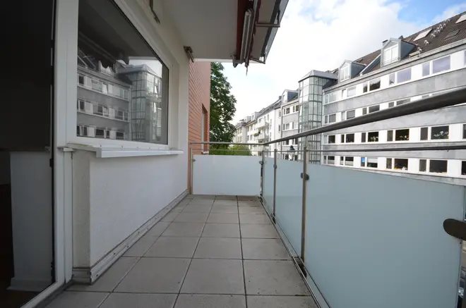 2 Zimmer Wohnung mit 83 m² in Düsseldorf – Bild 4