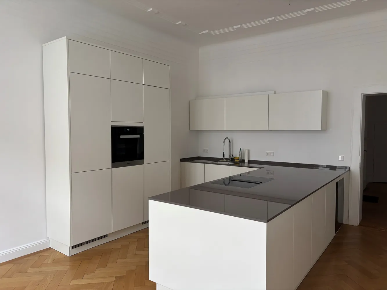 5 Zimmer Wohnung mit 330 m² in München – Bild 9