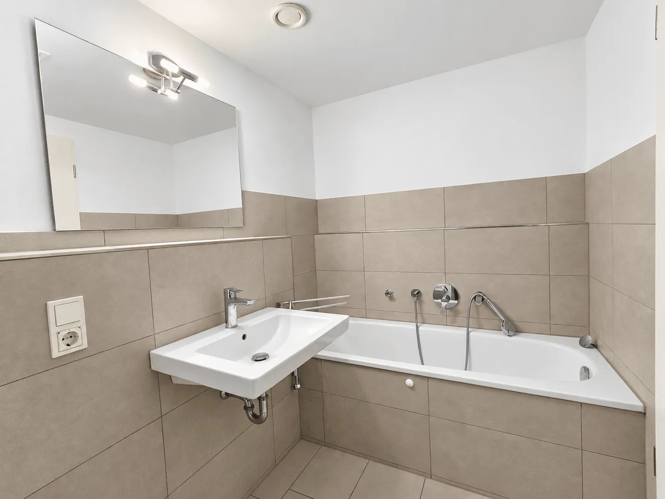 3 room apartment with 90 m² in Dortmund – Photo 2