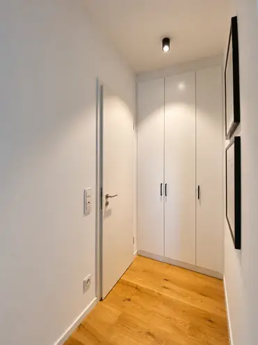 2 Zimmer Wohnung mit 102 m² in Frankfurt am Main – Bild 2