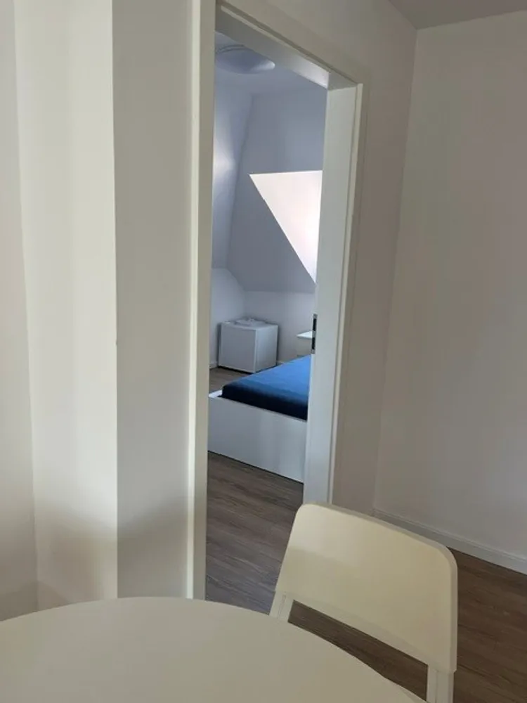 4 Zimmer Wohnung mit 10 m² in Stuttgart – Bild 3