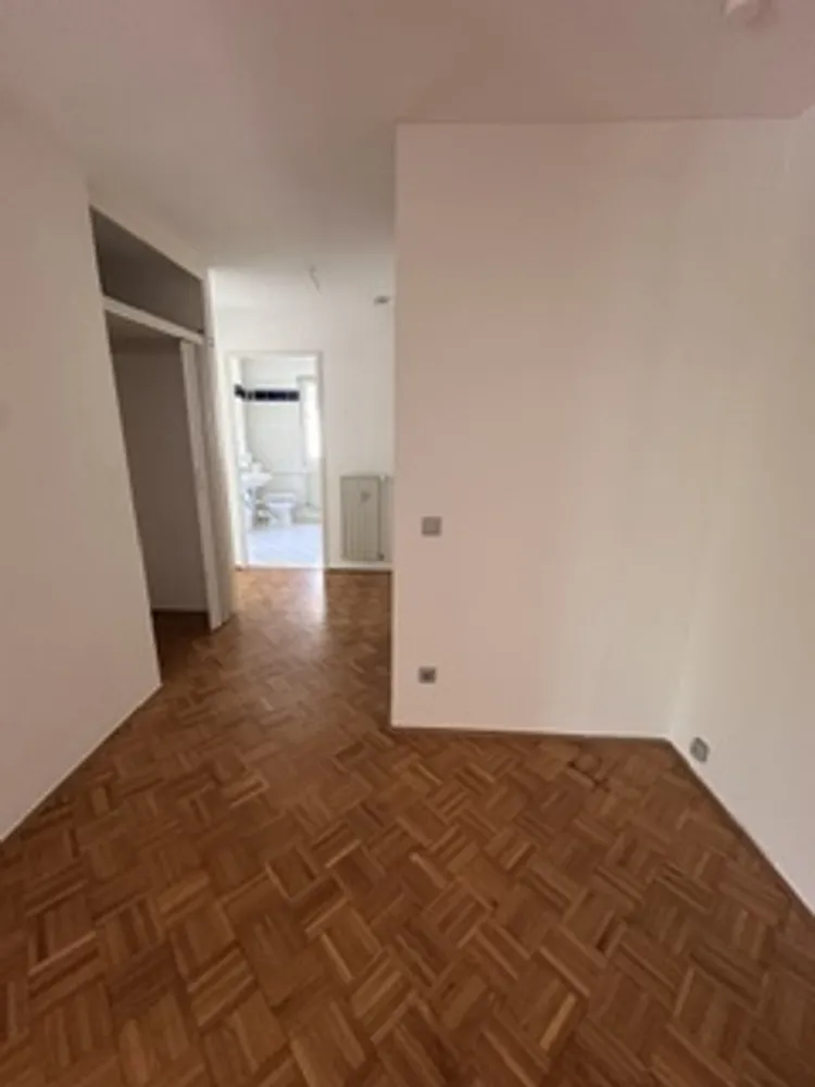 2 Zimmer Wohnung mit 92 m² in Berlin – Bild 4