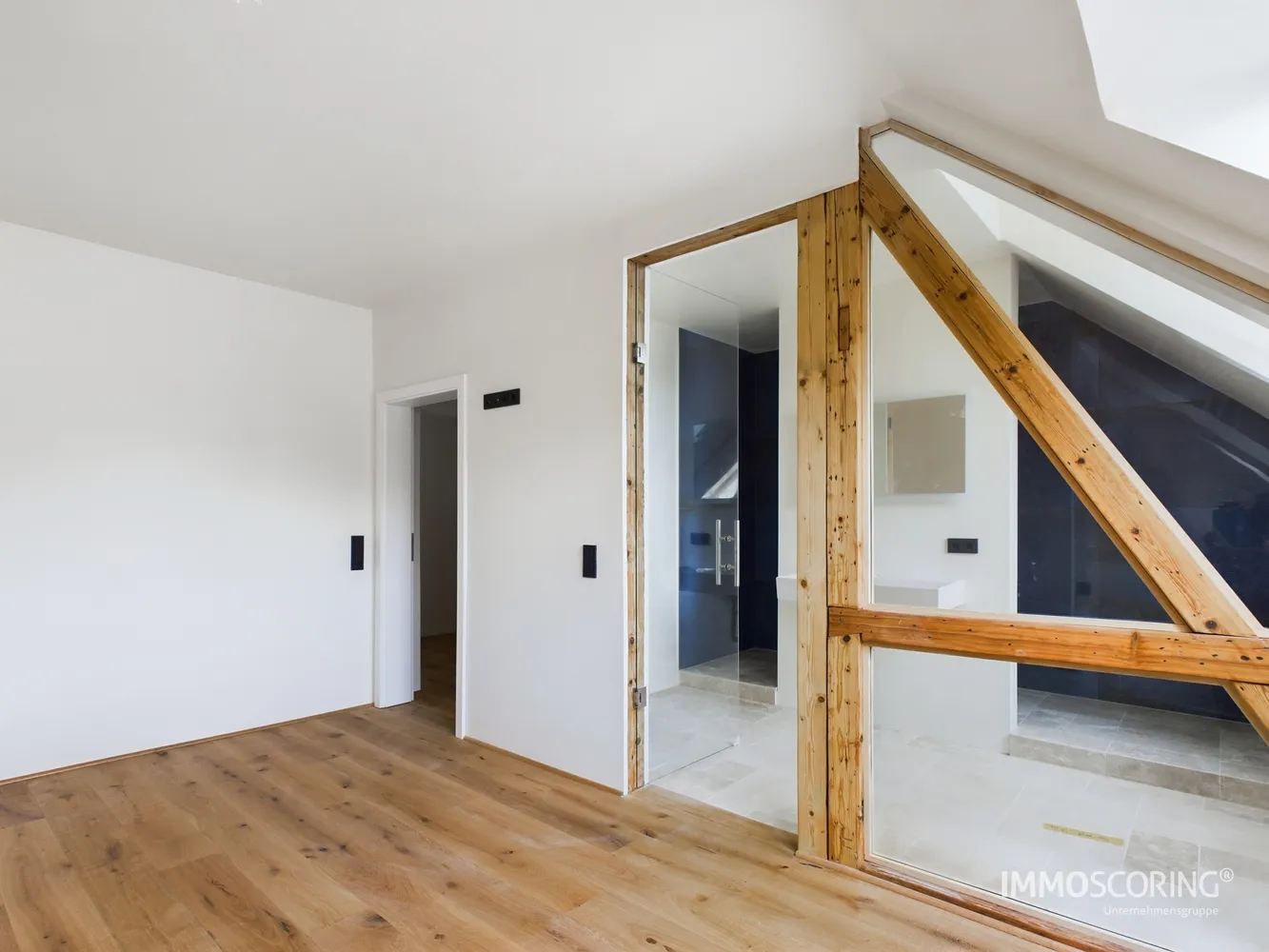 4 Zimmer Wohnung mit 128 m² in Chemnitz – Bild 2