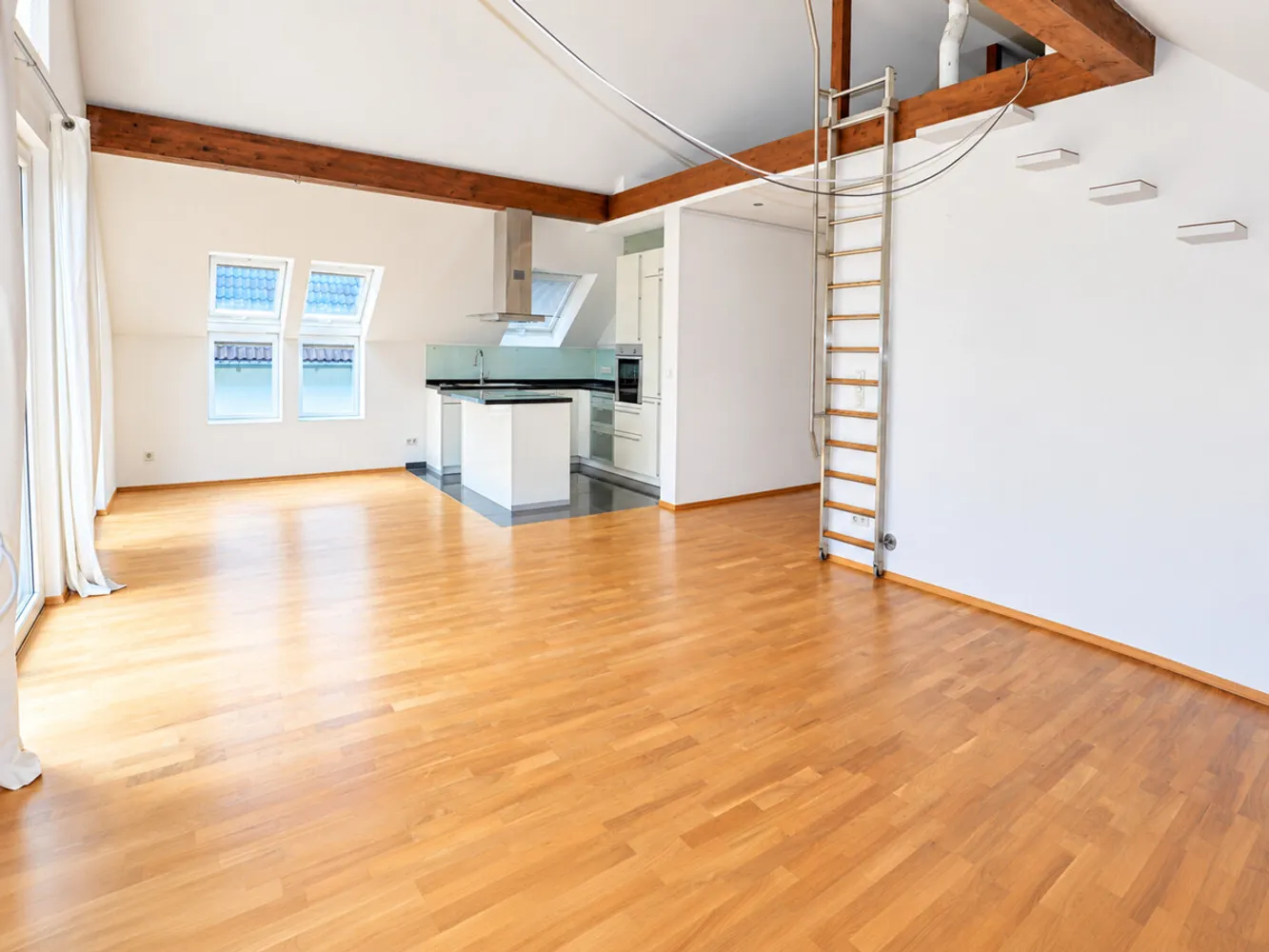 3 Zimmer Wohnung mit 100 m² in Bergisch Gladbach – Bild 2