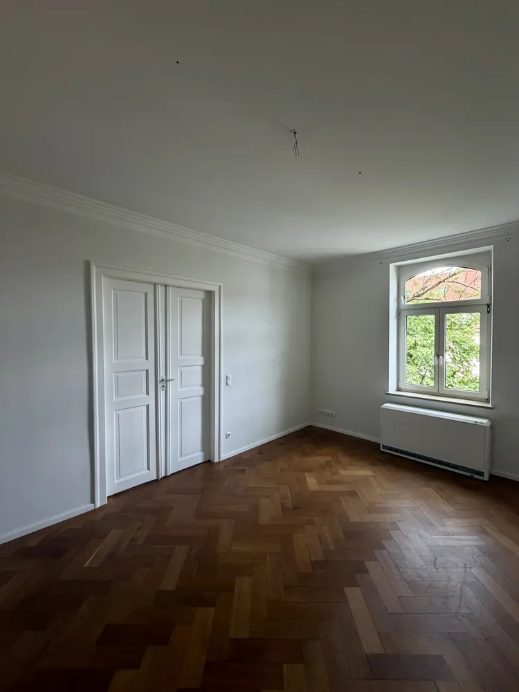 4 Zimmer Wohnung mit 130 m² in München – Bild 1