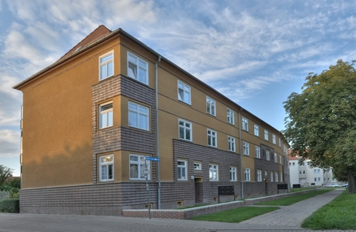 2 Zimmer Wohnung mit 53 m² in Halle (Saale) – Bild 1