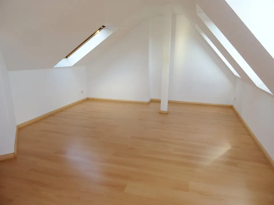 5 Zimmer Wohnung mit 145 m² in Werdau – Bild 10