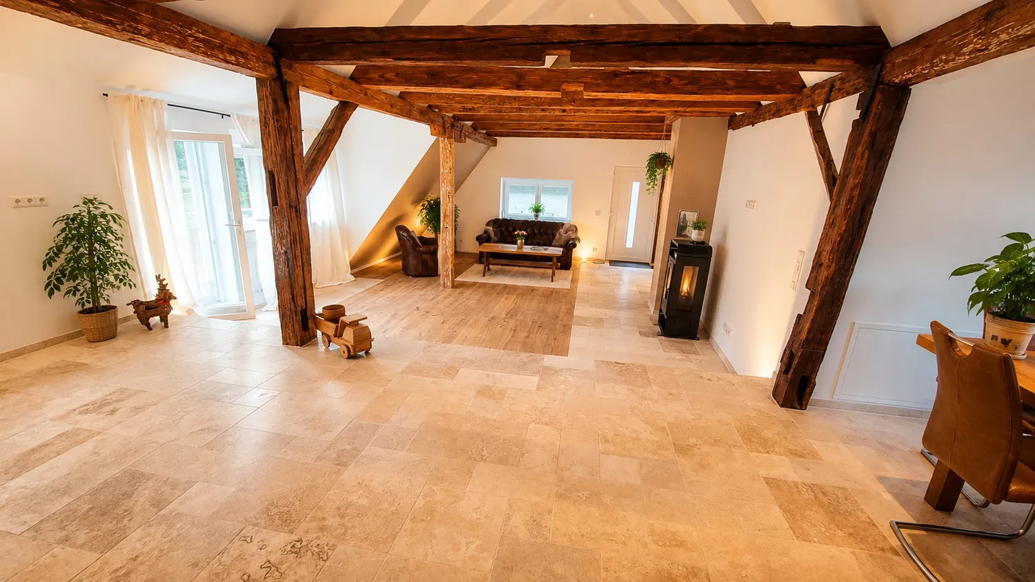 4 Zimmer Wohnung mit 130 m² in Göppingen – Bild 2