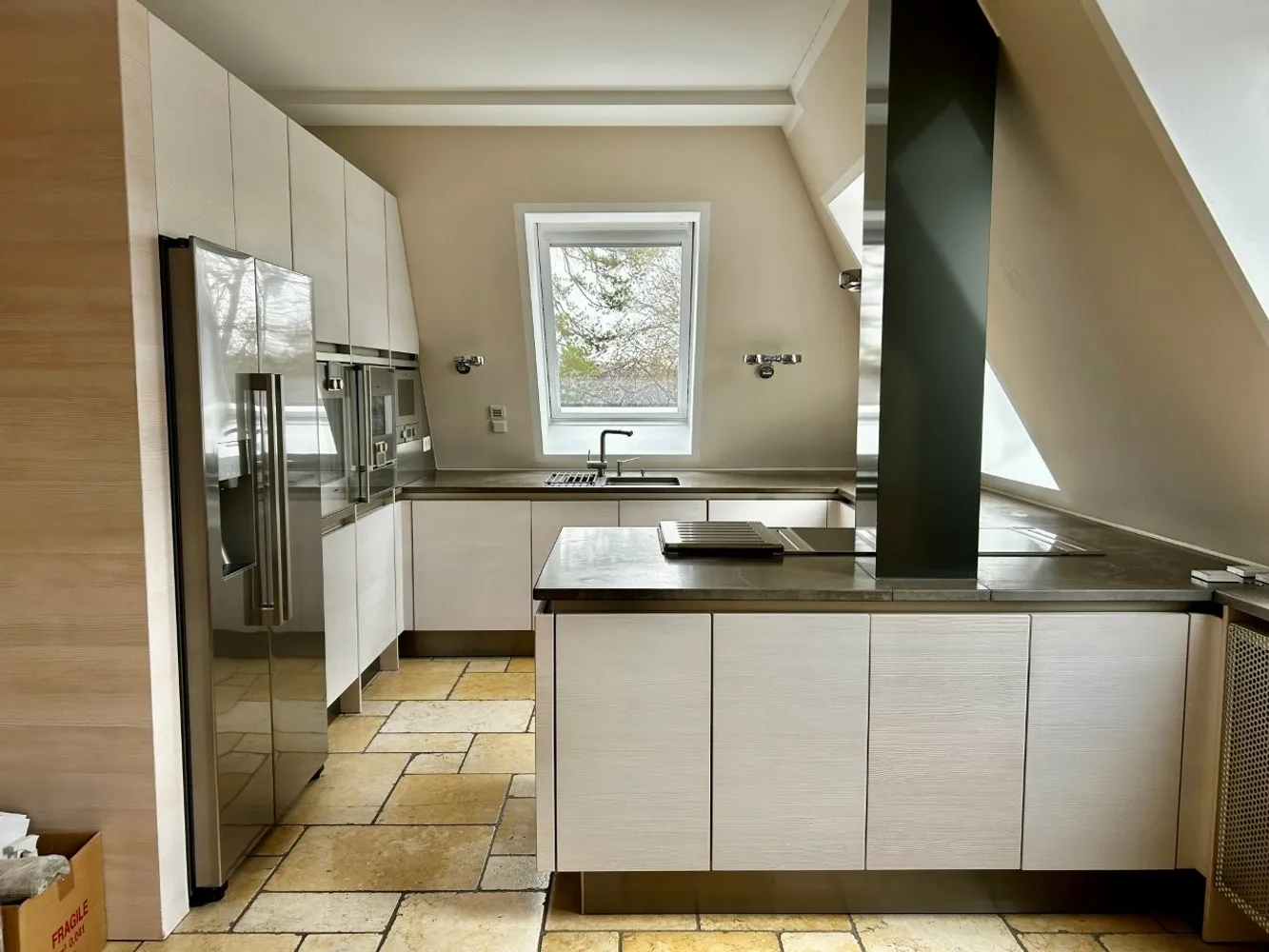 4 Zimmer Wohnung mit 191 m² in München – Bild 3