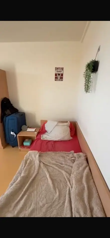 8 Zimmer Wohnung mit 40 m² in Gießen – Bild 1