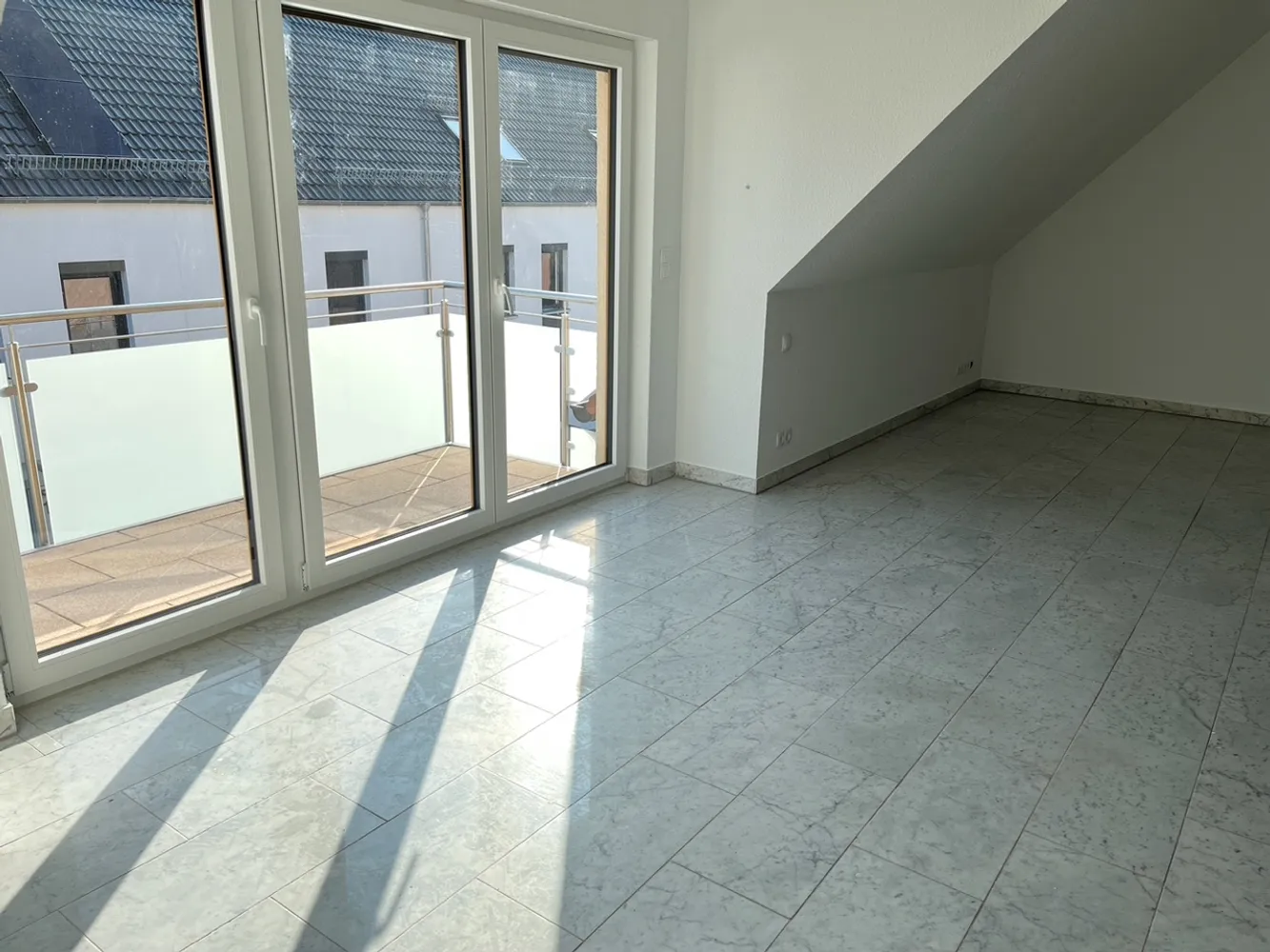 3 Zimmer Wohnung mit 100 m² in Nürnberg – Bild 2