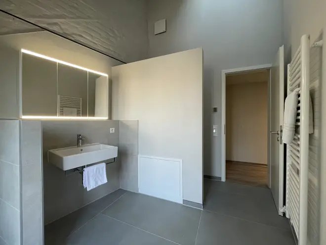 2 Zimmer Wohnung mit 100 m² in Köln – Bild 4