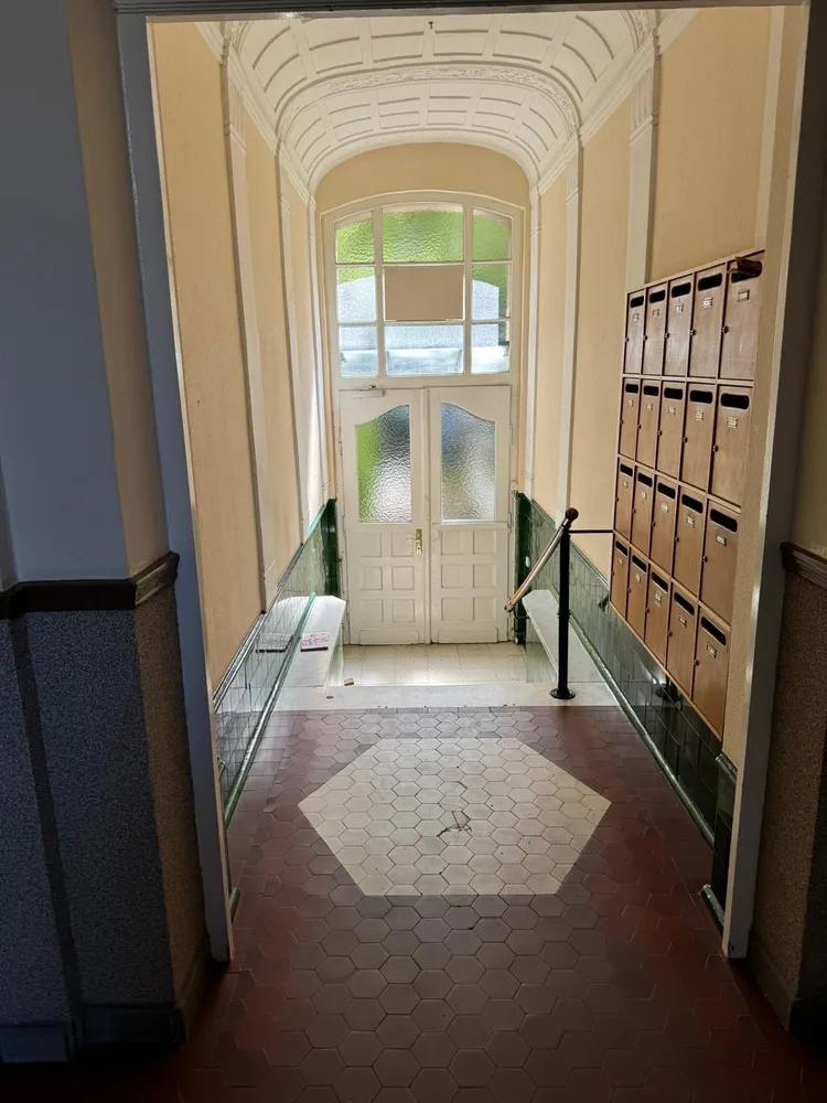 4 Zimmer Wohnung mit 100 m² in Wiesbaden – Bild 2
