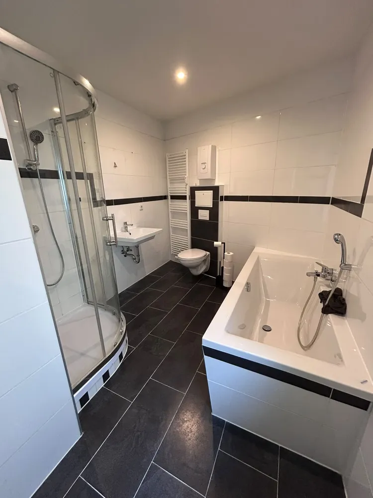 3 Zimmer Wohnung mit 90 m² in Magdeburg – Bild 1