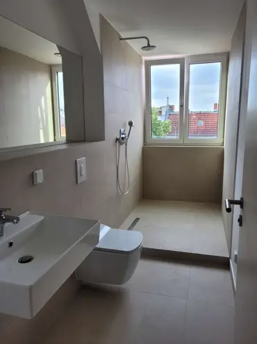 4 Zimmer Wohnung mit 95 m² in Berlin – Bild 2