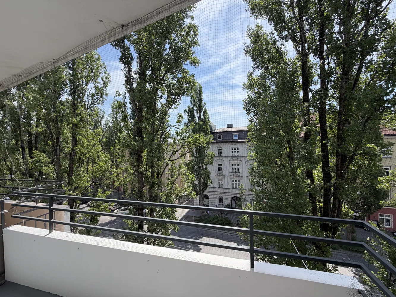 1 room apartment with 34 m² in Munich – Photo 4