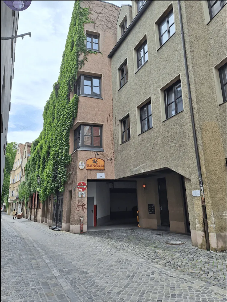 4 Zimmer Wohnung mit 135 m² in Augsburg – Bild 2