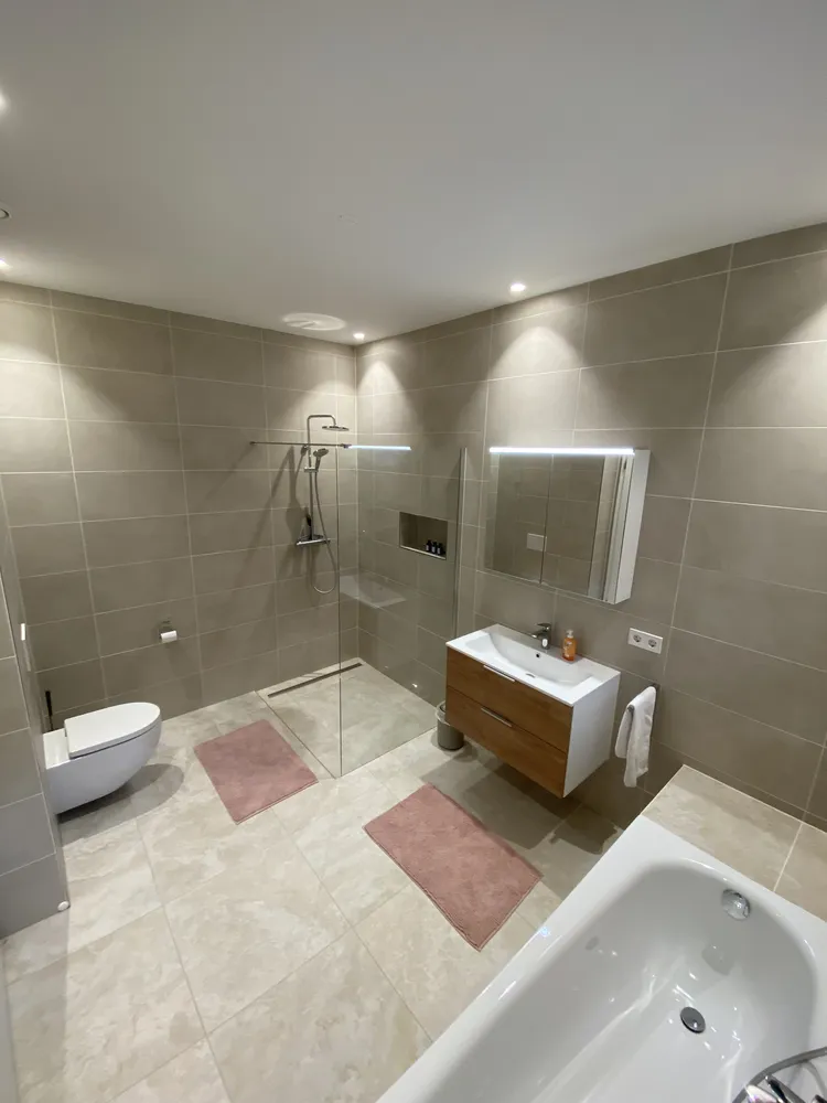 2 Zimmer Wohnung mit 100 m² in Freiburg im Breisgau – Bild 6
