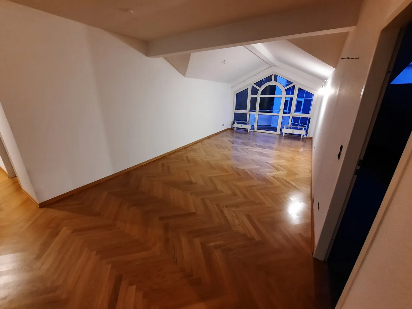 6 Zimmer Wohnung mit 210 m² in Berlin – Bild 1