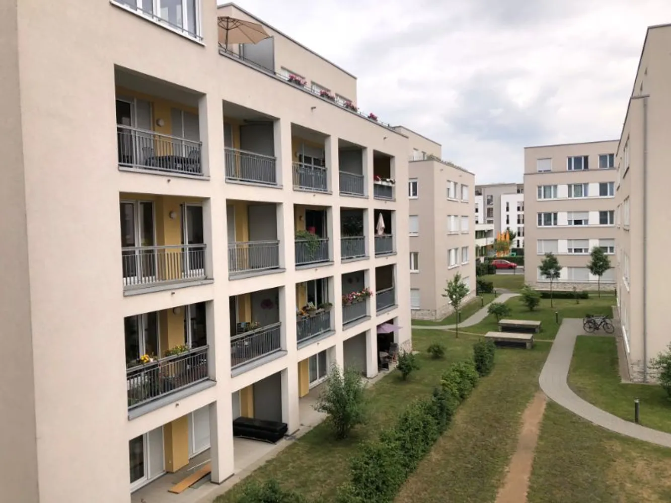 4 Zimmer Wohnung mit 118 m² in Frankfurt am Main – Bild 2