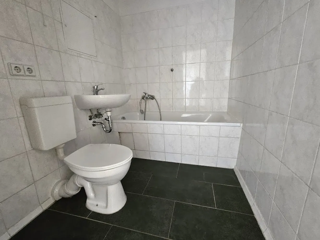 4 Zimmer Wohnung mit 66 m² in Halle (Saale) – Bild 2