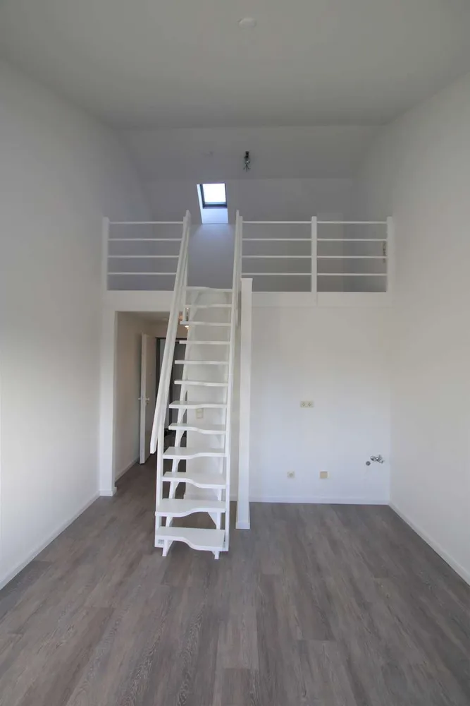 1 room apartment with 30 m² in Cologne – Photo 2