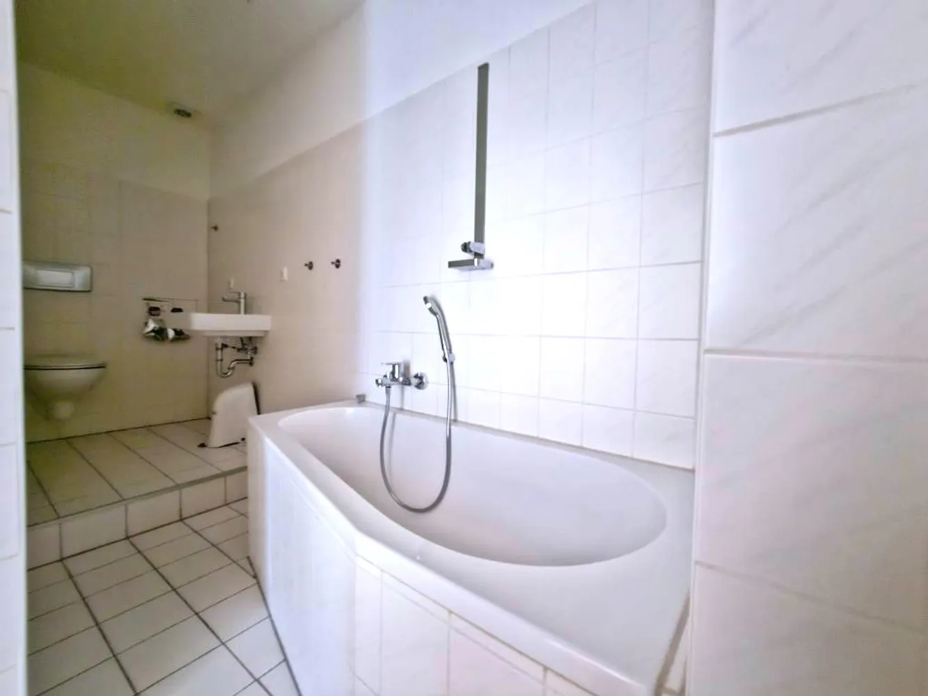 3 Zimmer Wohnung mit 84 m² in Altenburg – Bild 4
