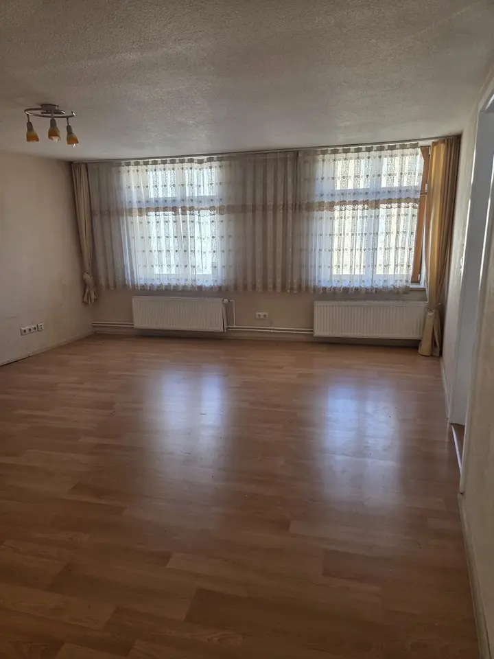 5 Zimmer Wohnung mit 140 m² in Wismar – Bild 1