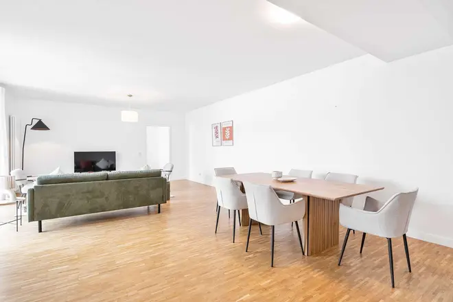 3 Zimmer Wohnung mit 119 m² in Berlin – Bild 2