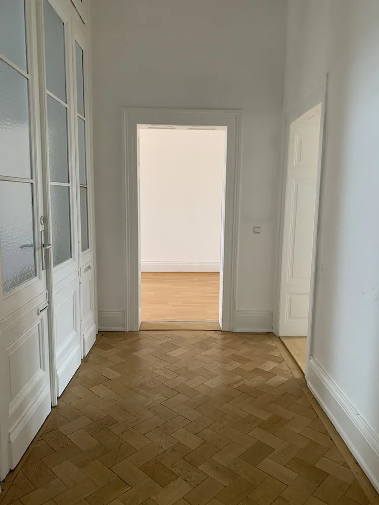 6 Zimmer Wohnung mit 210 m² in Wiesbaden – Bild 4