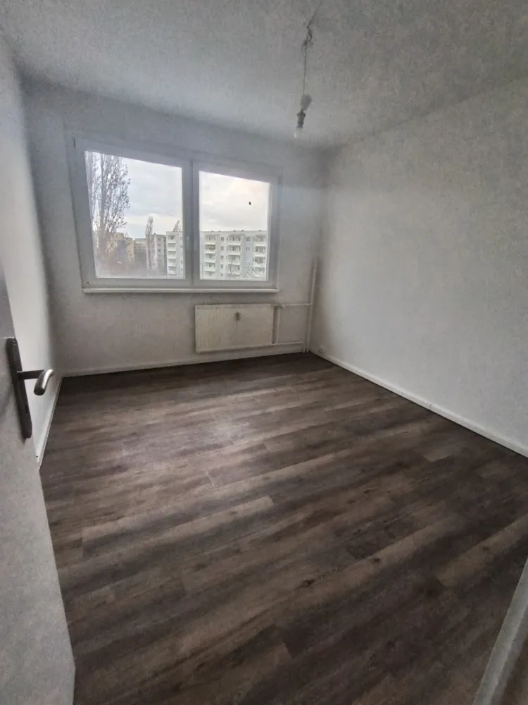 4 Zimmer Wohnung mit 65 m² in Halle (Saale) – Bild 1