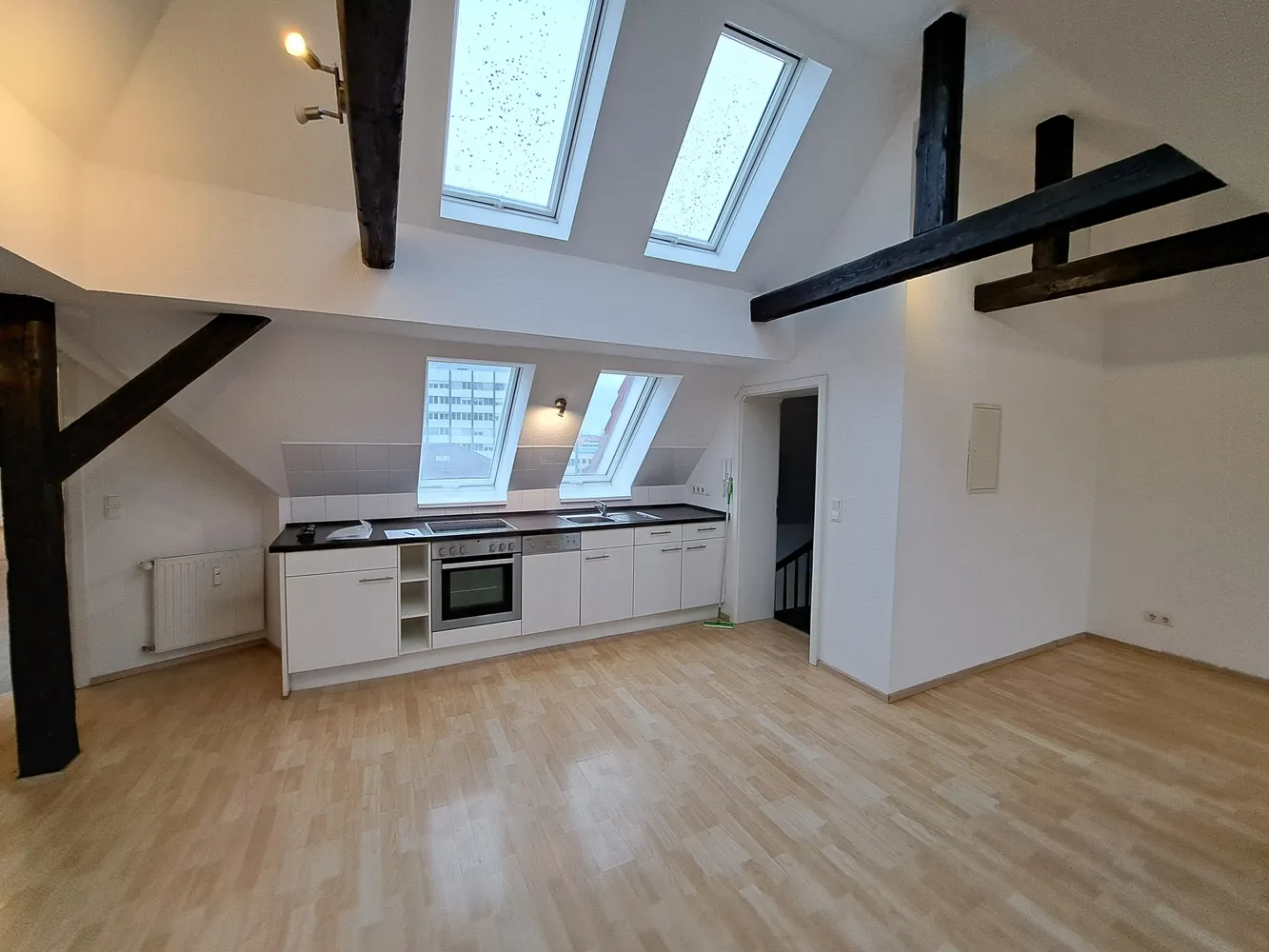 2 Zimmer Wohnung mit 75 m² in Hannover – Bild 4