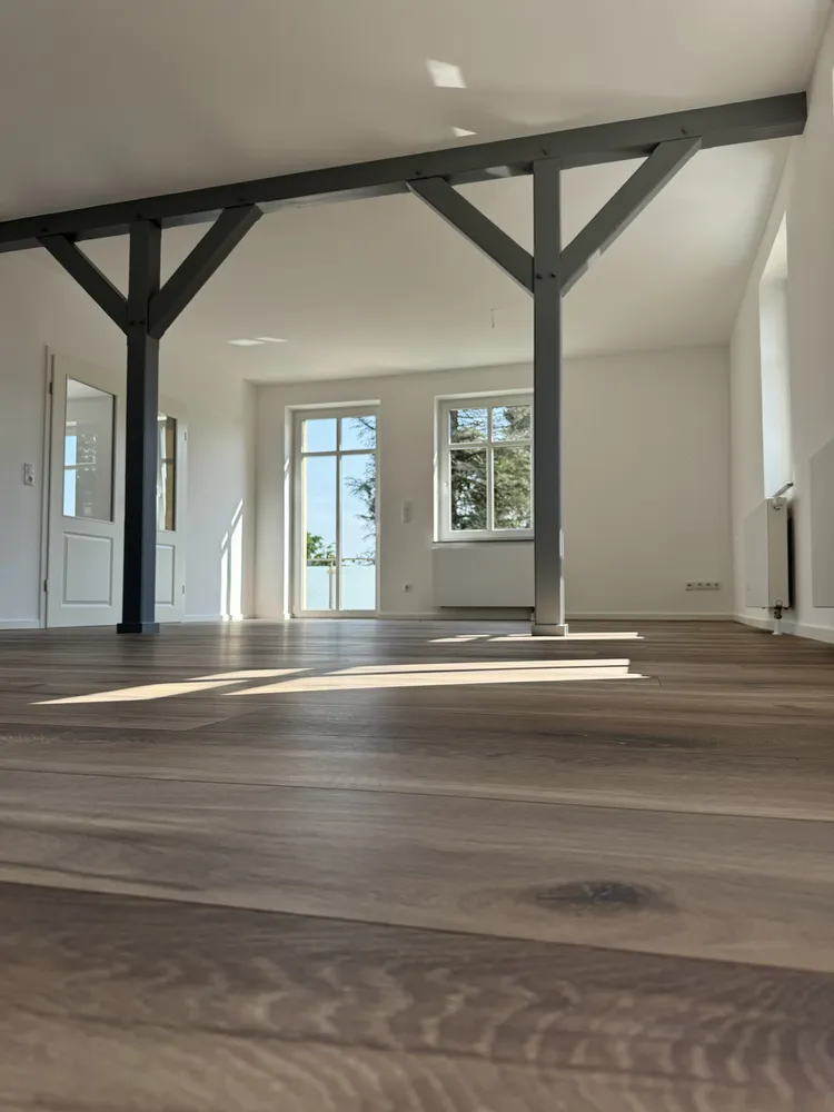 6 Zimmer Wohnung mit 260 m² in Potsdam – Bild 1