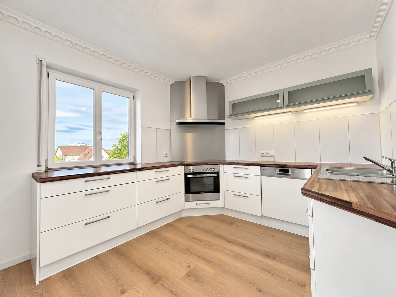 4 Zimmer Wohnung mit 115 m² in Weiden in der Oberpfalz – Bild 2