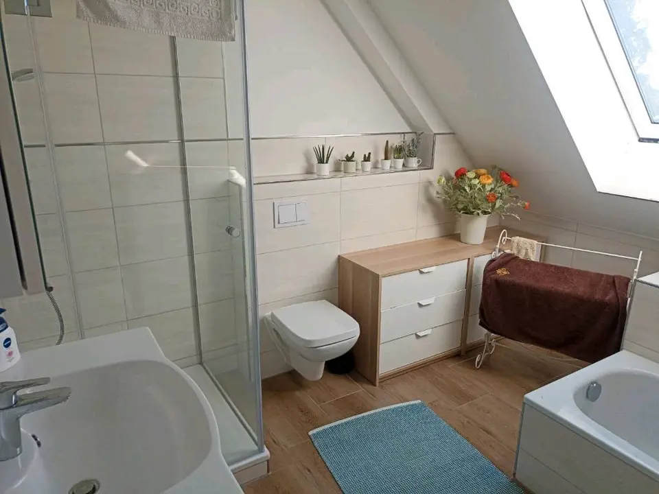 6 Zimmer Wohnung mit 130 m² in Rostock – Bild 9