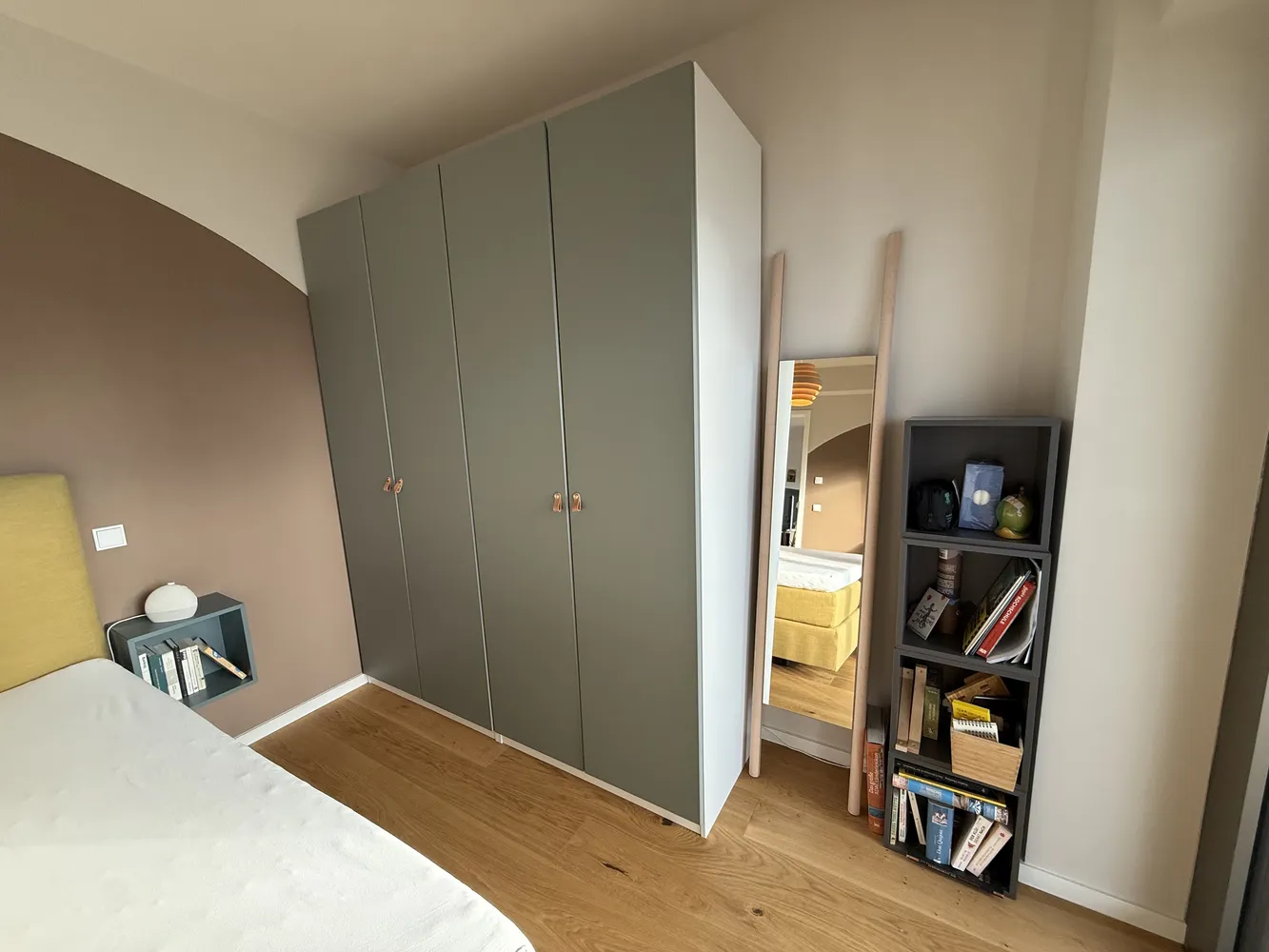 4 room apartment with 100 m² in Frankfurt am Main – Photo 1
