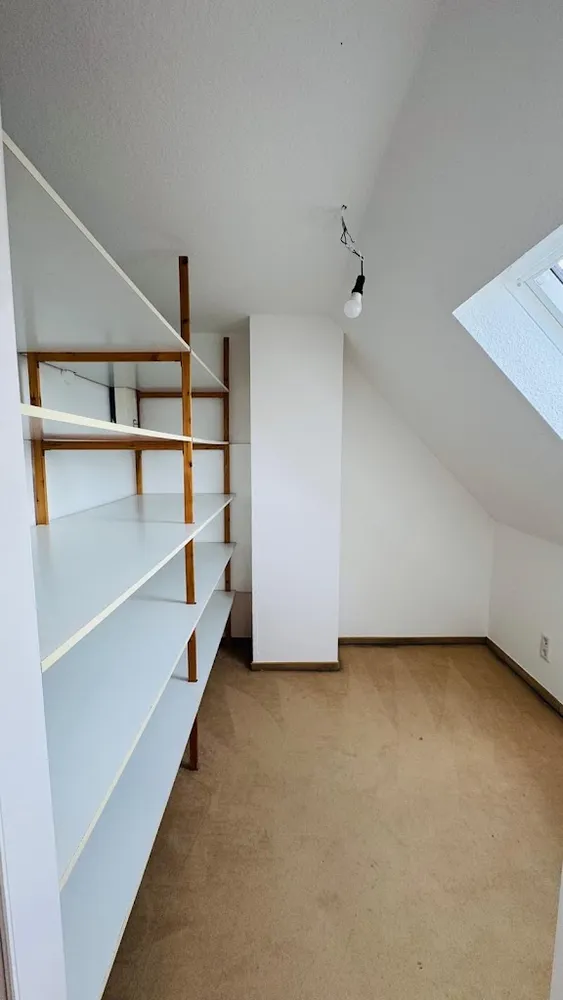 4 Zimmer Wohnung mit 106 m² in Düsseldorf – Bild 3