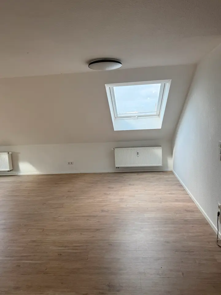 2 Zimmer Wohnung mit 90 m² in Karlsruhe – Bild 2