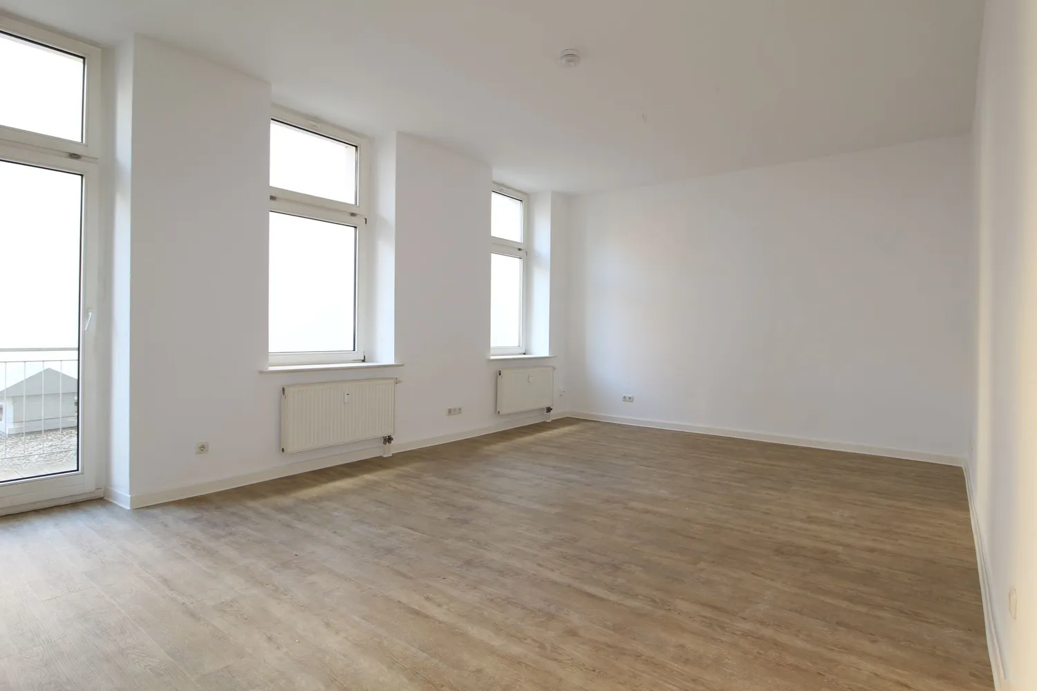 4 Zimmer Wohnung mit 110 m² in Magdeburg – Bild 1