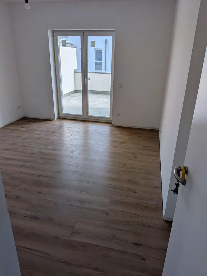 WG-Zimmer mit 163 m² in Falkensee – Bild 2