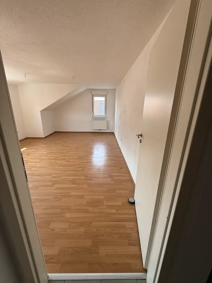 4 Zimmer Wohnung mit 97 m² in Metzingen – Bild 1